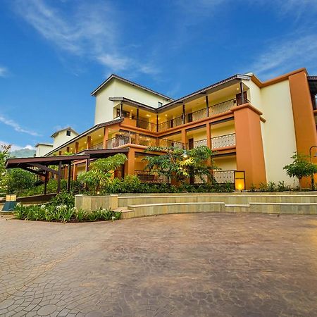 Hotel Club Mahindra Assonora Exterior foto